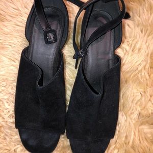 Urban outfitters black Suade sandals